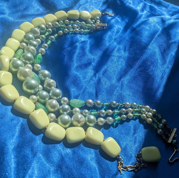 Two Vintage Necklaces Trifari  & Japan - Picture 9 of 10